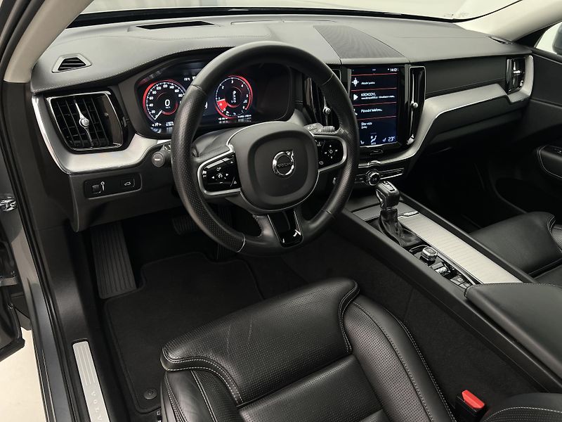 Volvo XC60 D4 INSCRIPTION AUT  - fotka 4 z 41
