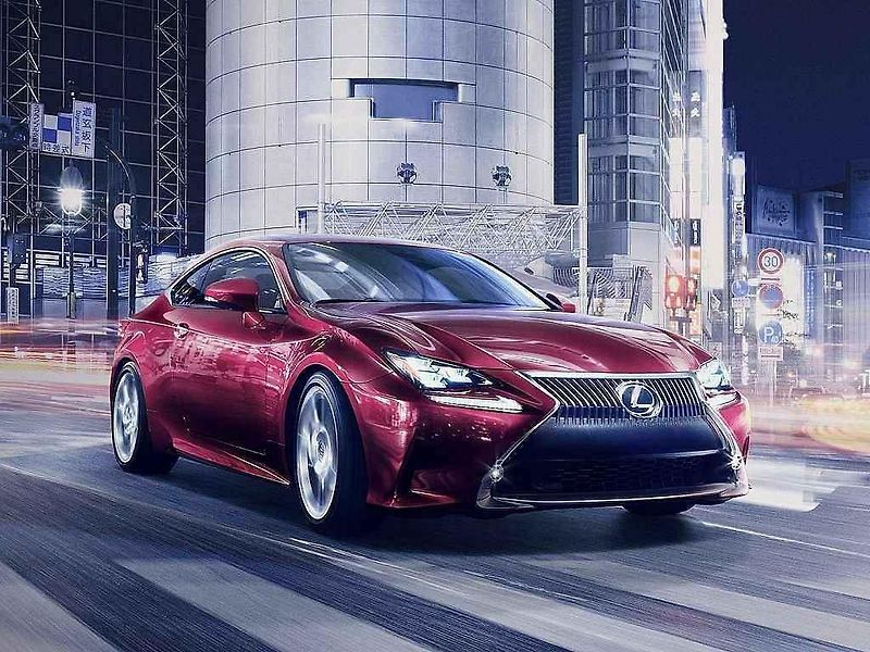 Lexus RC.