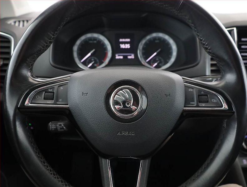 Škoda Karoq (2020) Style 1.6 TDI, ČR,1.maj - fotka 8 z 17
