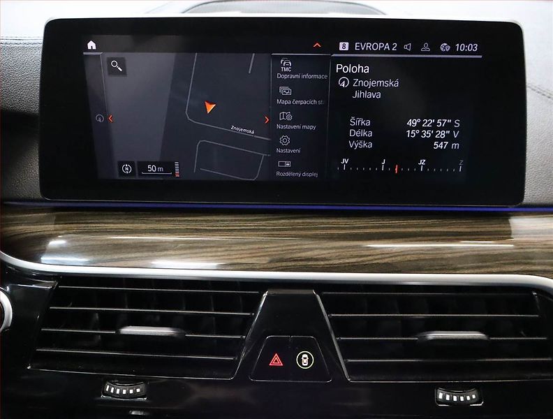 BMW Řada 5 (2019) Luxury Line 530d xDrive, 4X4 - fotka 13 z 25