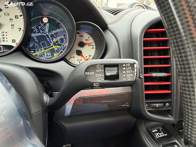 Porsche Cayenne Turbo S - fotka 33 z 44