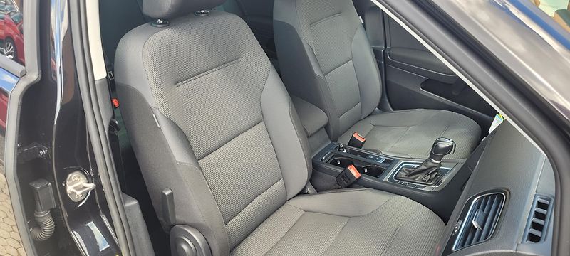 Volkswagen Golf (2014) 1,2TSi 77kW benzín DSG Comfort - fotka 15 z 38