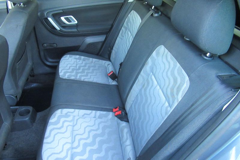 Škoda Fabia 1.2 HTP KLIMA  - fotka 15 z 19