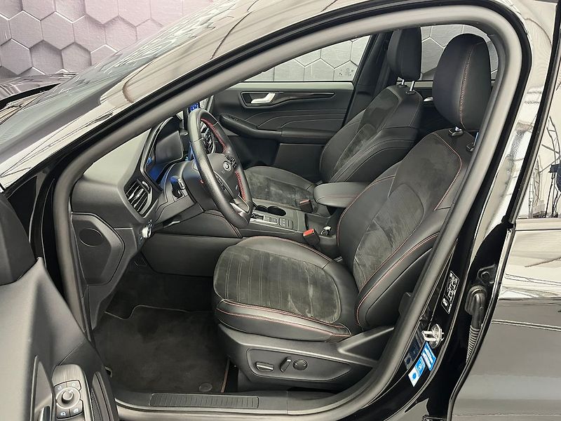 Ford Kuga 2.5 HEV 4x4  ST-LINE X - fotka 32 z 51