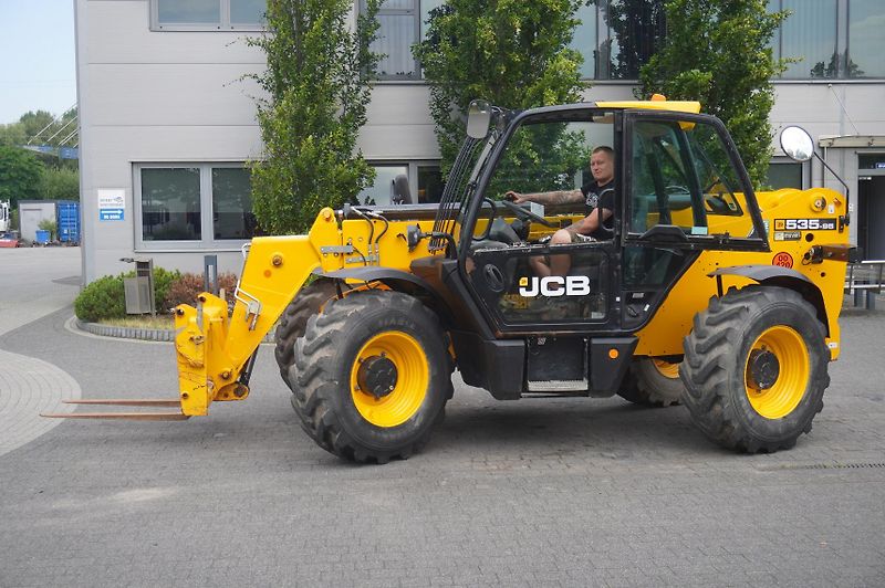 JCB (2021) 535-95 / 3.5 T / range 9.5 m - fotka 12 z 24