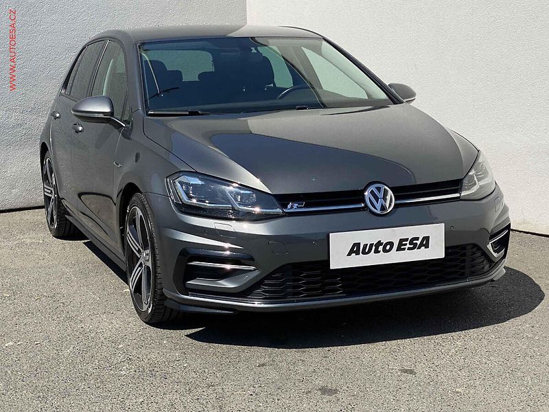 Volkswagen Golf (2018) 1.4 TSi, R-Line, navi, LED - fotografie inzerátu