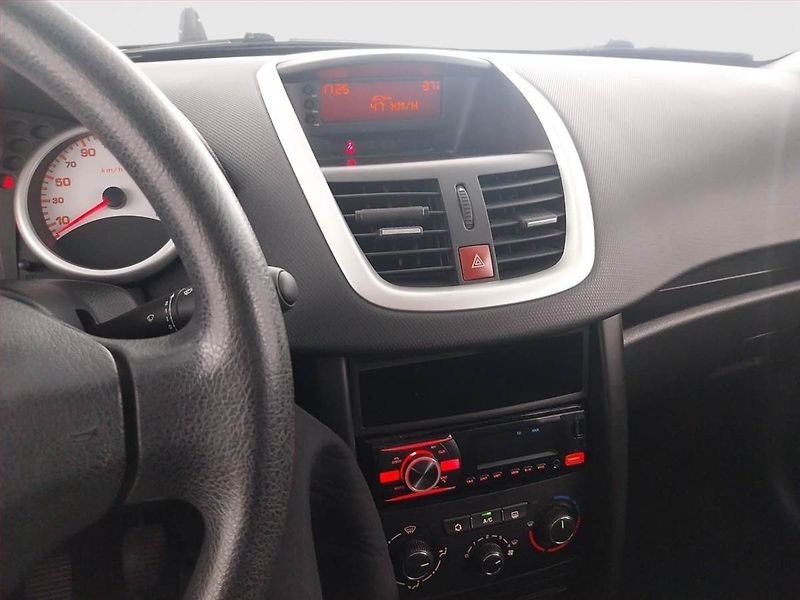 Peugeot 207 (2010) 1.4, LPG, po STK - fotka 12 z 18