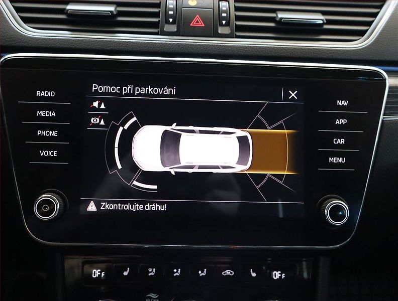 Škoda Superb (2021) Style 2.0 TDI - fotka 16 z 25