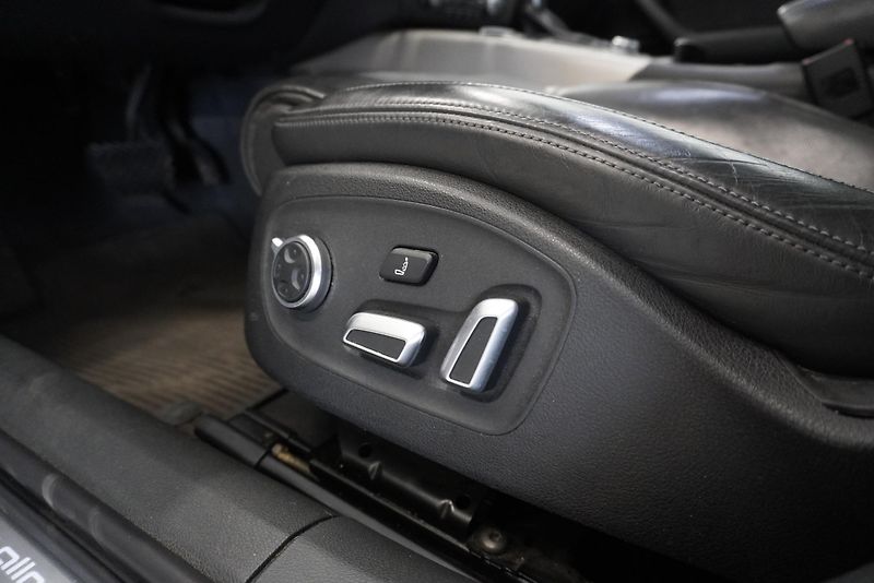 Audi A6 3.0 TDi 235 kW ALLROAD QUTTRO - fotka 12 z 21