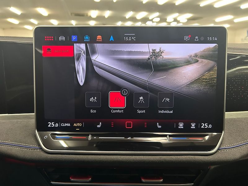 Volkswagen Passat (2025) R-Line Black 142kW DSG 4WD | Z - fotka 59 z 65