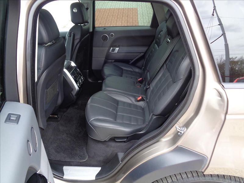 Land Rover Range Rover Sport 4,4 SDV8 Autobiography - fotka 23 z 59