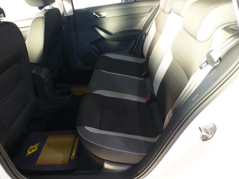 Škoda Rapid (2016) 1,6TDI-85KW*VYHŘ.SED**NAVI** - fotka 16 z 27
