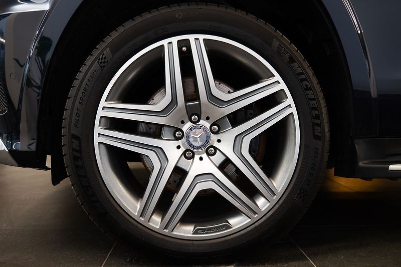 Mercedes-Benz GL 500 - fotka 23 z 24