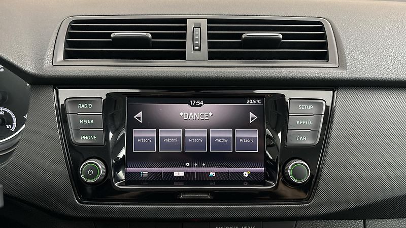 Škoda Fabia 1.0 TSI Ambition Combi - fotka 11 z 24