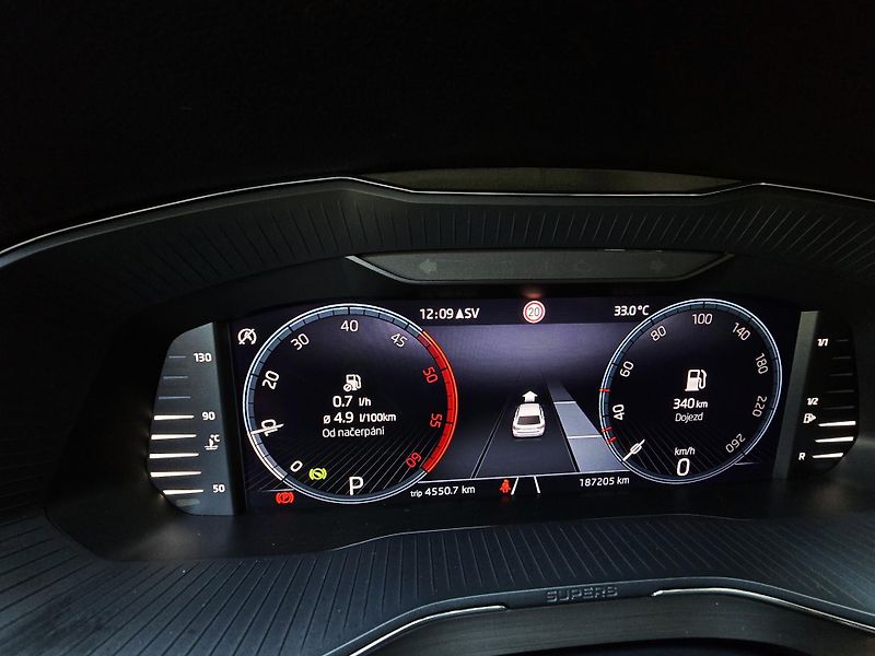 Škoda Superb 2.0TDi110KW DSG STYLE EXTRA ČR - fotka 42 z 43