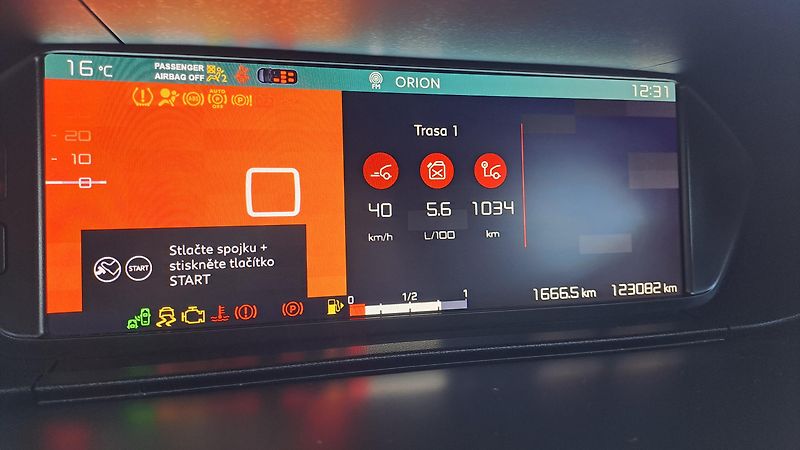 Citroën Grand C4 SpaceTourer 1.5 BLUEHDI BUSINESS LOUNGE - fotka 24 z 28