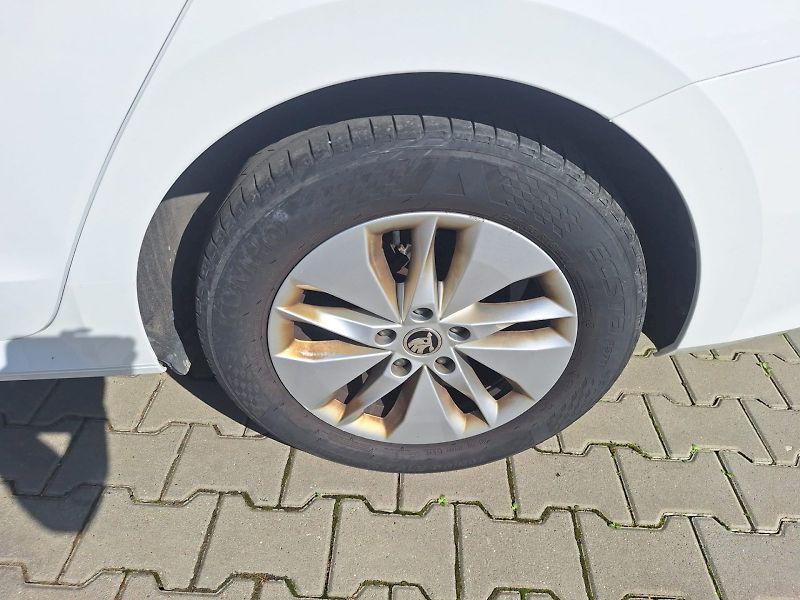 Škoda Octavia (2023) Combi / 1.5TSI / 110kW / 6MP / - fotka 28 z 30