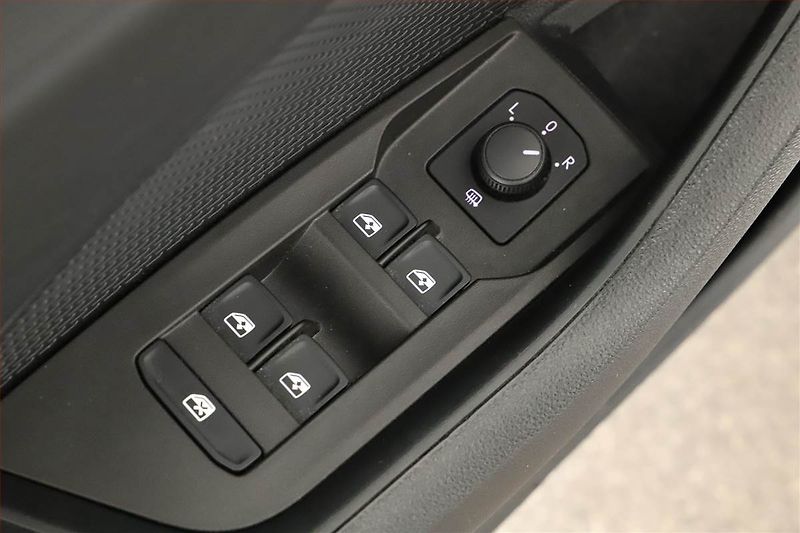 Škoda Octavia (2022) Ambition 2.0 TDI, ČR,1.maj - fotka 18 z 18