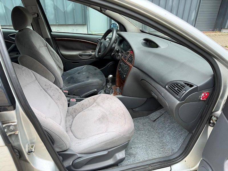 Citroën C5 2,0 HDi  - fotka 19 z 21
