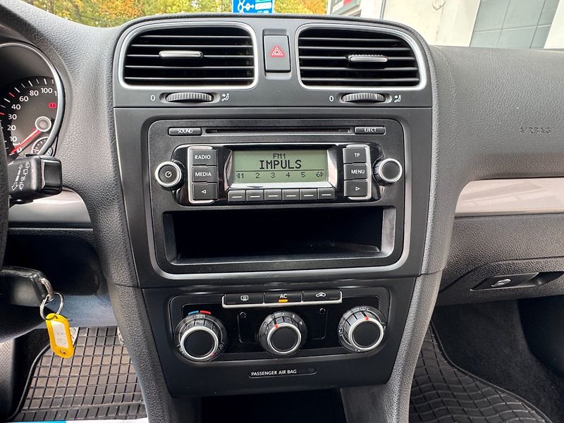 Volkswagen Golf (2010) 1.4 16V TAŽNÉ, SERVISNÍ KNIHA - fotka 19 z 32