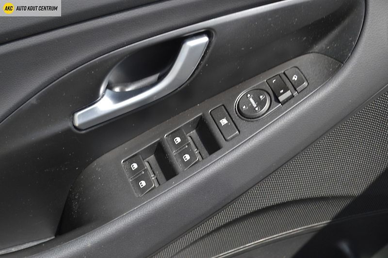 Hyundai i30 WG 1,5I MT SMART FAMILY NAVI - fotka 17 z 43