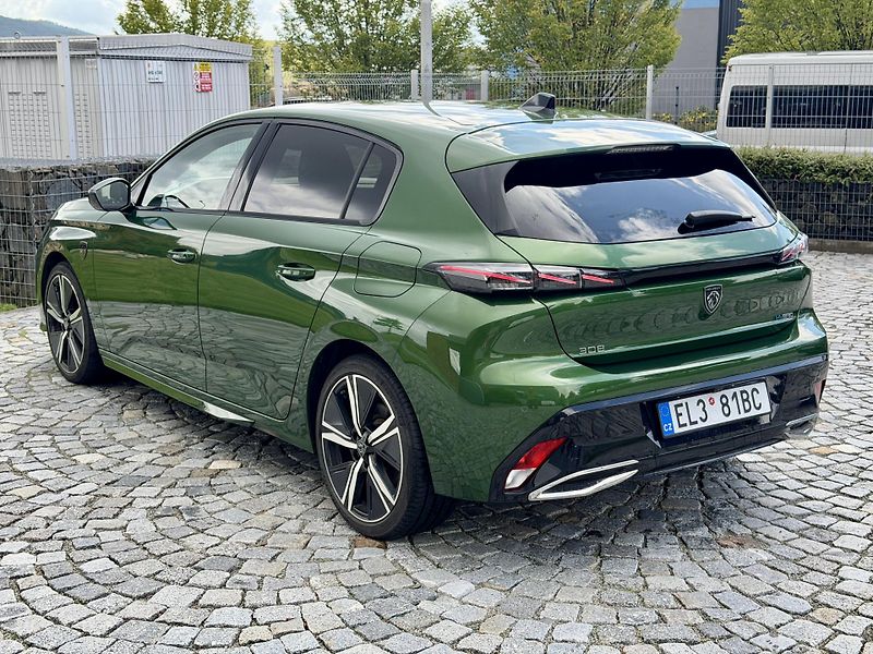Peugeot 308 (2022) e-GT HYBRID 225 - fotka 8 z 28