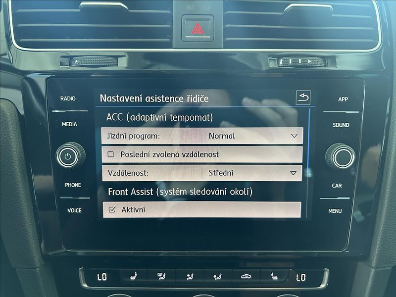 Volkswagen Golf 1,4   TSI 92kW,SOUND,SERVISKA - fotka 19 z 28