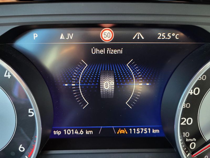 Volkswagen Touareg 3.0 V6 TDi DSG 4MOTION - fotka 14 z 47