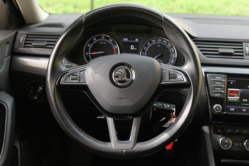 Škoda Superb 1.4 TSI DAB 19 Tažné - fotka 20 z 35