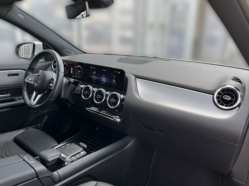 Mercedes-Benz GLA 250 e - fotka 15 z 18