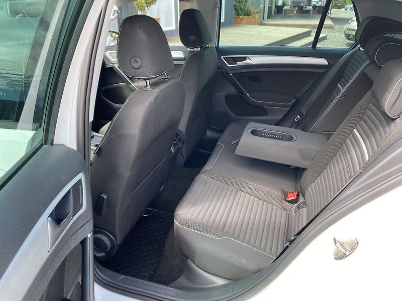 Volkswagen Golf 1.2TSi, Cup, 2x kola - fotka 11 z 28
