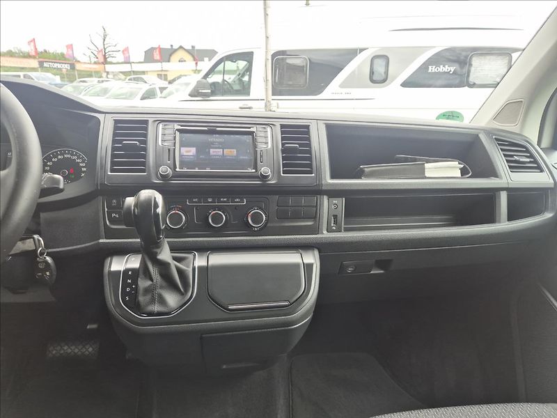 Volkswagen Multivan (2016) 2,0 TDI DSG 110Kw Webasto - fotka 27 z 39
