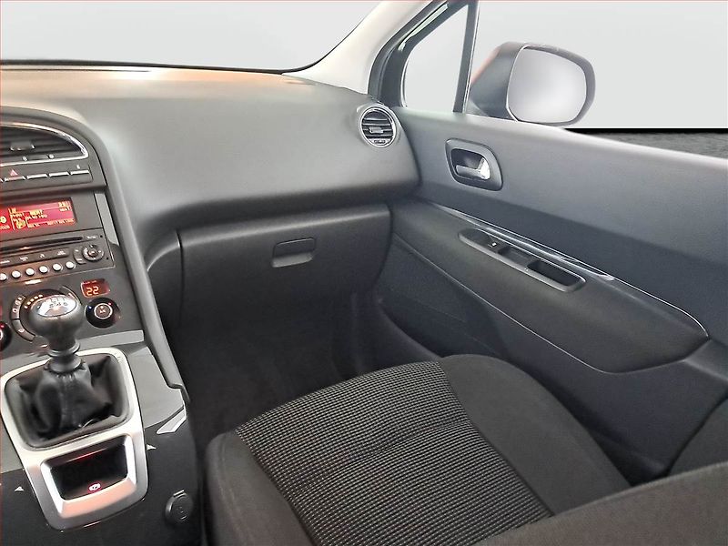 Peugeot 5008 (2011) 1.6 HDi, Tempomat - fotka 8 z 18