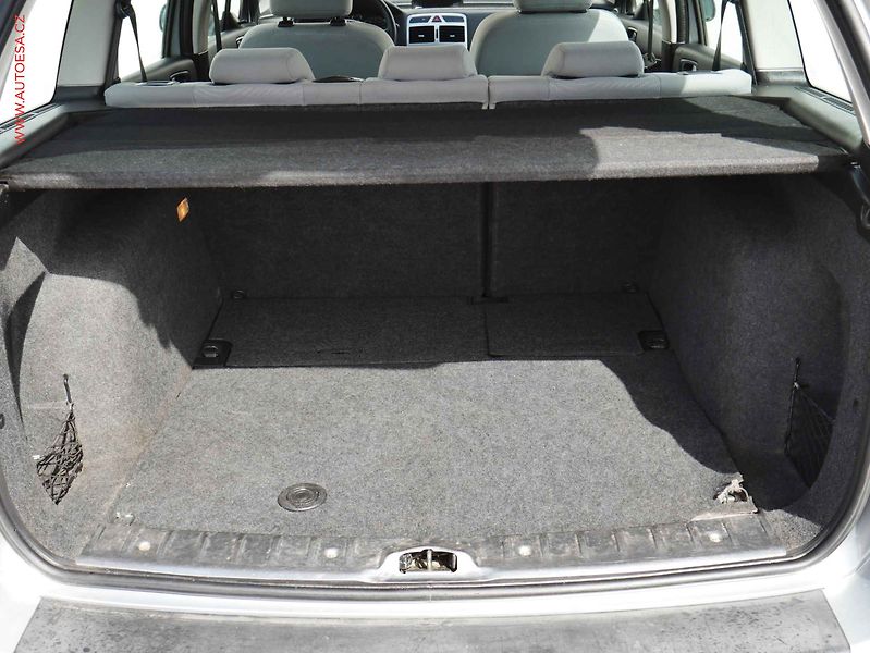 Peugeot 307 (2006) 1.6 HDI, AC, tažné - fotka 7 z 16