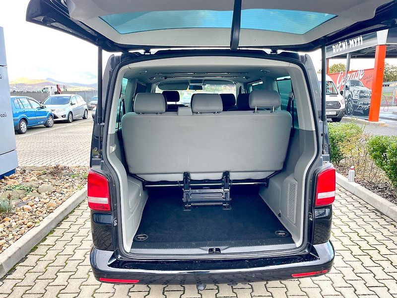 Volkswagen Caravelle (2014) 2,0 TDI Tiptronic 8 Míst - fotka 10 z 12