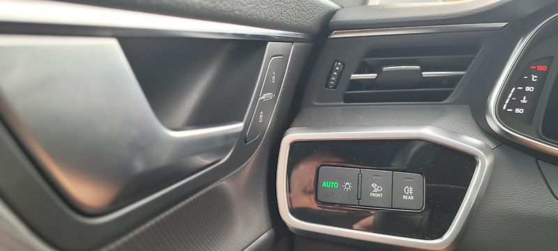 Audi A6 Allroad (2020) Avant sport 50 3,0TDi 210kW4x4 - fotka 36 z 55