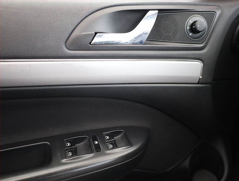 Škoda Octavia (2012) 1.6 TDI, Navi, Tempomat - fotka 11 z 14