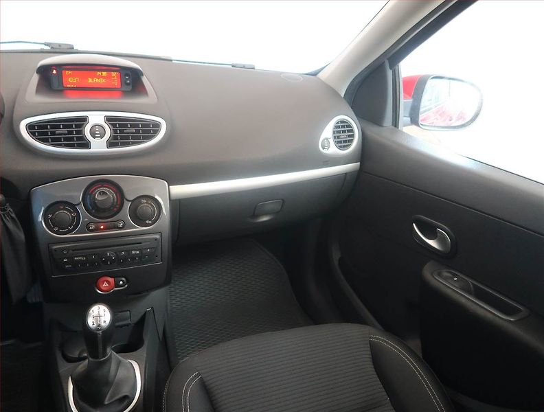 Renault Clio (2013) 1.2 TCe, ČR,1.maj, Serv.kniha - fotka 8 z 14