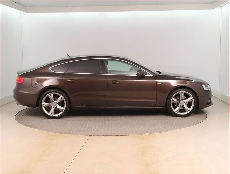 Audi A5 (2016) 1.8 TFSI, Bi-Xenony, Tempomat - fotka 6 z 15