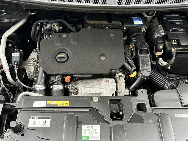 Peugeot 3008 1,5 BlueHDI 130PS  Active - fotka 47 z 55