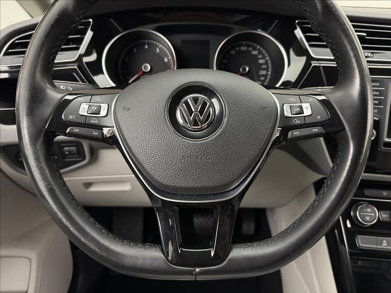 Volkswagen Touran 1,4 TSi 110kW DSG ACC 5MÍST CZ - fotka 9 z 44