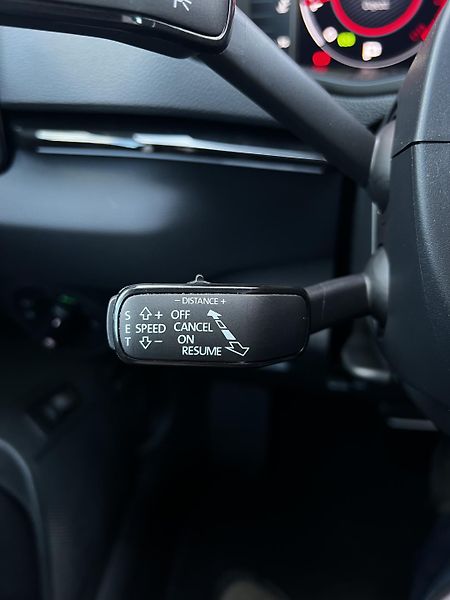 Škoda Karoq 2.0TDI DSG4x4 Sportline TZ DPH - fotka 11 z 28