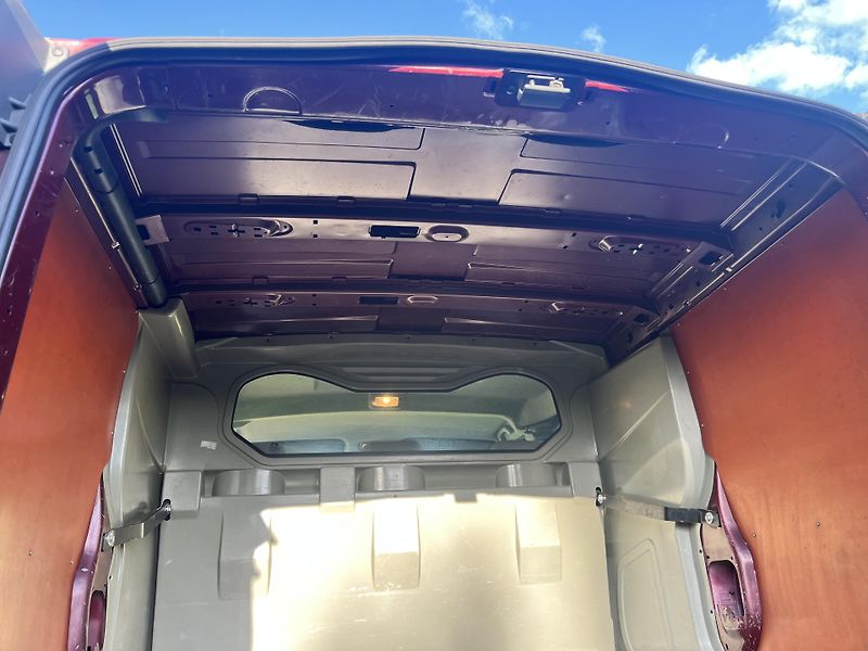 Opel Vivaro 1.9CDTI 74KW,5 MÍST,KLIMA,TZ - fotka 16 z 39