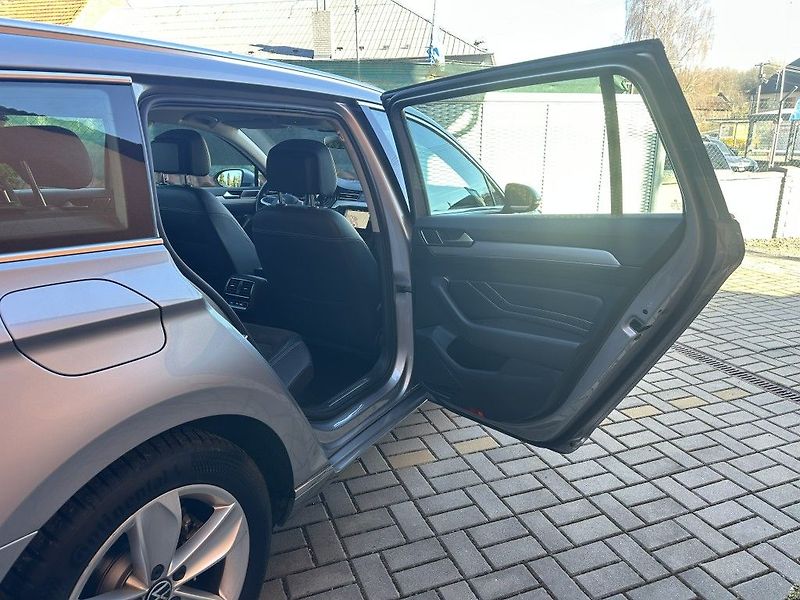 Volkswagen Passat 2.0 TDi 110kW serviska - fotka 24 z 28