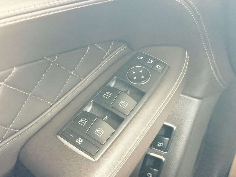 Mercedes-Benz GLS GL 400 4Matic - fotka 24 z 35