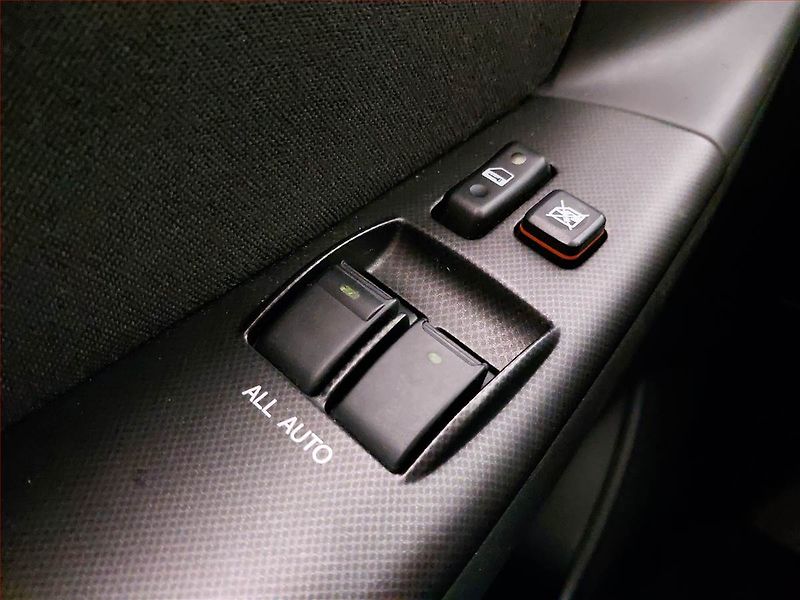 Toyota Corolla (2005) 1.4 D-4D, Serv.kniha, nová STK - fotka 17 z 18