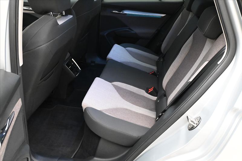 Škoda Enyaq iV60 132kW SOH 88% FIRST Editi - fotka 14 z 32