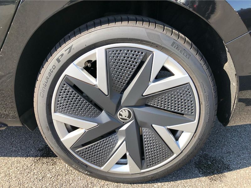 Škoda Superb 1,5 TSI  iV - fotka 14 z 30