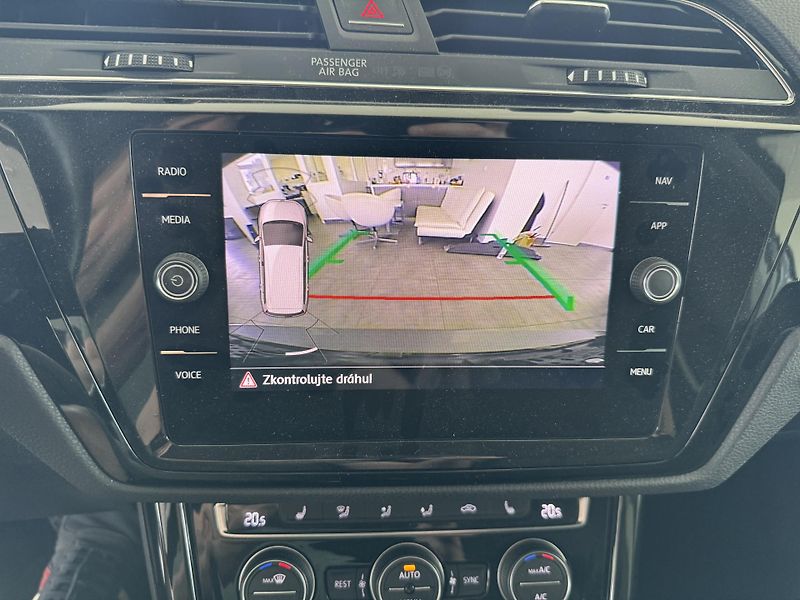 Volkswagen Touran (2020) 1,5TSi DSG 7.MÍST NAVIGACE ACC - fotka 23 z 31