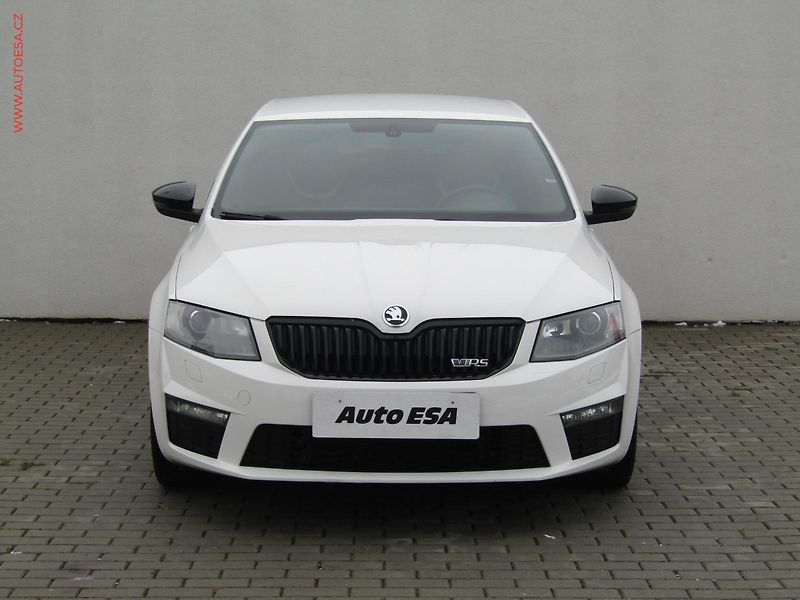 Škoda Octavia (2014) 2.0TDi, ČR, bixen, autoAC - fotka 2 z 16